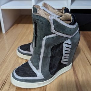 L.A.M.B. Trainers - grey and black wedges 6.5